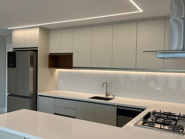 Apartamento com 125m² 3 quartos e 4 banheiros, à venda, no bairro Centro em Balneário Camboriú