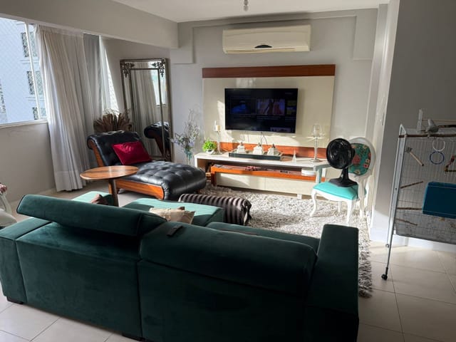 Apartamento com 204m² 2 quartos e 2 banheiros, à venda, no bairro Centro em Balneário Camboriú