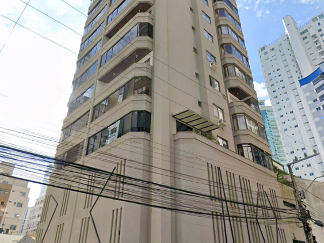 Apartamento com 100m² 2 quartos e 2 banheiros, à venda, no bairro Centro em Balneário Camboriú