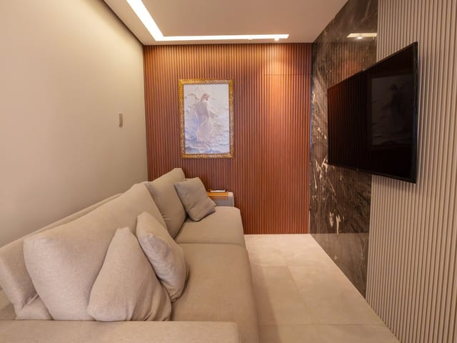 Apartamento com 100m² 2 quartos e 2 banheiros, à venda, no bairro Centro em Balneário Camboriú