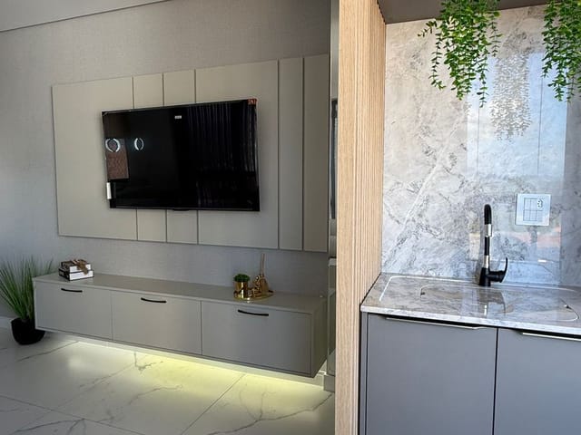 Apartamento com 74m² 2 quartos e 3 banheiros, à venda, no bairro Meia Praia em Itapema