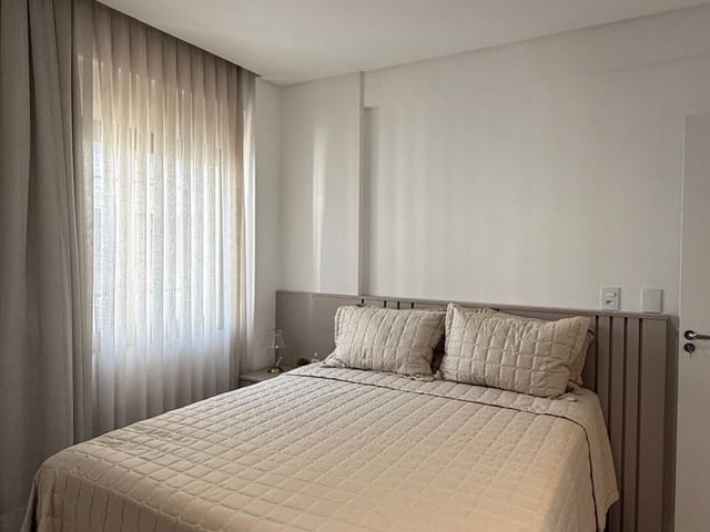 Apartamento com 74m² 2 quartos e 3 banheiros, à venda, no bairro Meia Praia em Itapema