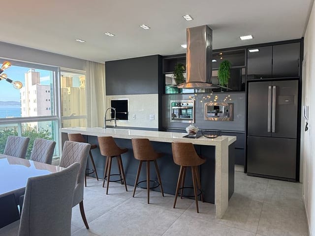 Apartamento com 151m² 3 quartos e 3 banheiros, à venda, no bairro Centro em Itapema