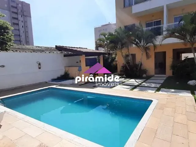 Apartamento com 500m² 2 quartos e 3 banheiros, à venda, no bairro Aruan em Caraguatatuba