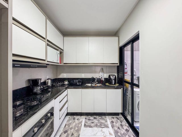 Apartamento com 77m² 2 quartos e 2 banheiros, à venda, no bairro Centro em Balneário Camboriú