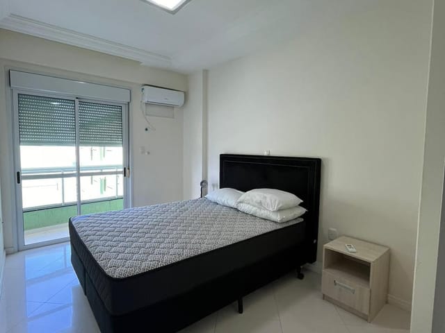 Apartamento com 142m² 3 quartos e 2 banheiros, à venda, no bairro Meia Praia em Itapema