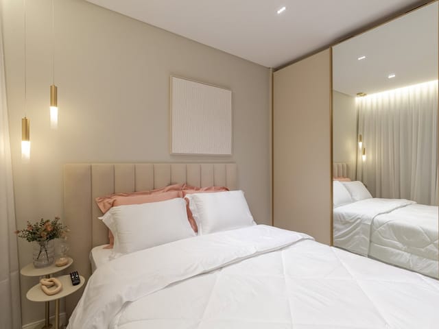 Apartamento com 160m² 3 quartos e 4 banheiros, à venda, no bairro Meia Praia em Itapema