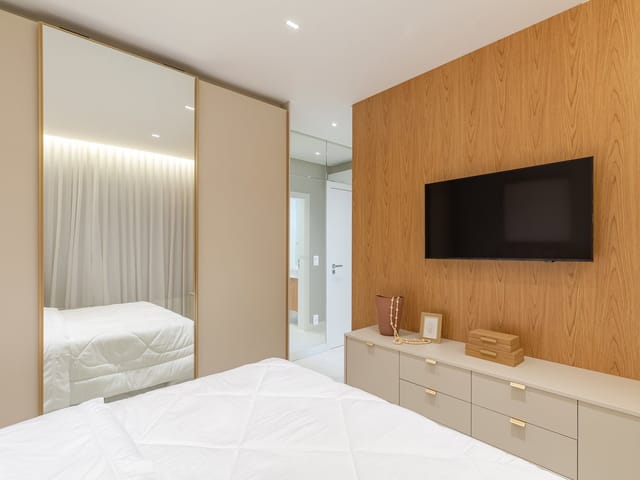 Apartamento com 160m² 3 quartos e 4 banheiros, à venda, no bairro Meia Praia em Itapema