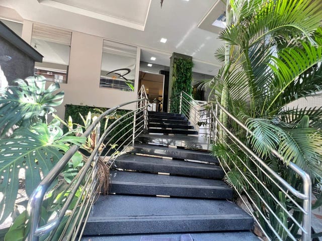 Apartamento com 545m² 4 quartos e 5 banheiros, à venda, no bairro Meia Praia em Itapema
