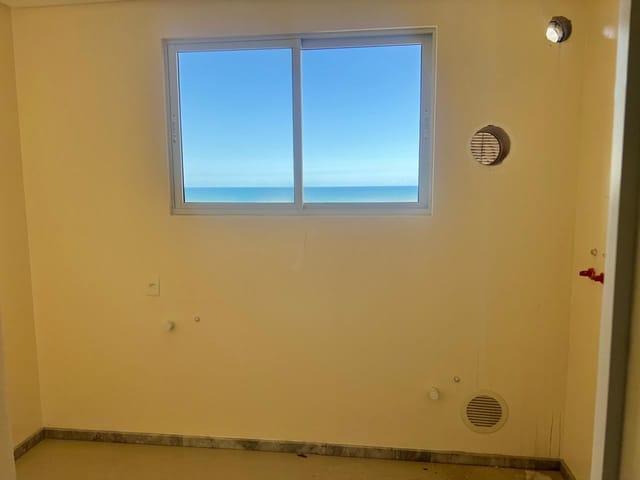 Apartamento com 545m² 4 quartos e 5 banheiros, à venda, no bairro Meia Praia em Itapema
