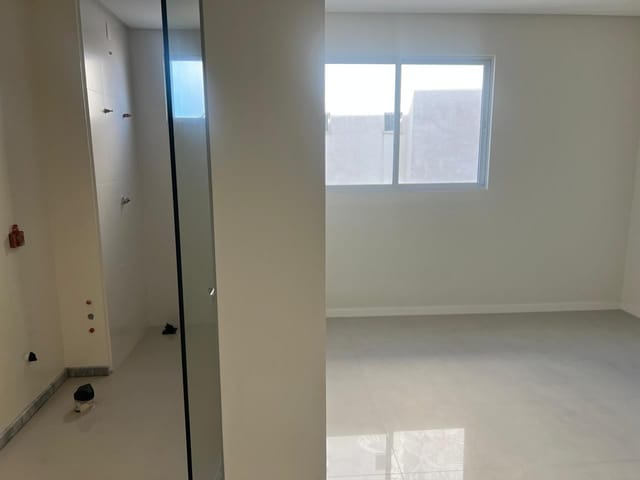 Apartamento com 545m² 4 quartos e 5 banheiros, à venda, no bairro Meia Praia em Itapema