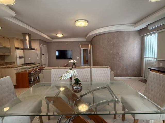 Apartamento com 289m² 4 quartos e 2 banheiros, à venda, no bairro Meia Praia em Itapema