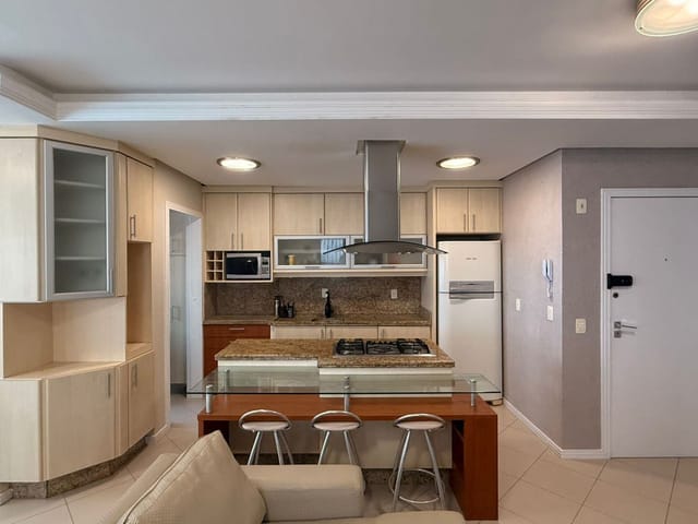 Apartamento com 289m² 4 quartos e 2 banheiros, à venda, no bairro Meia Praia em Itapema