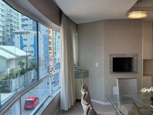 Apartamento com 289m² 4 quartos e 2 banheiros, à venda, no bairro Meia Praia em Itapema