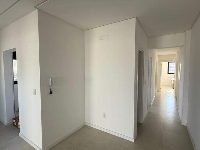Apartamento com 189m² 3 quartos e 4 banheiros, à venda, no bairro Meia Praia em Itapema