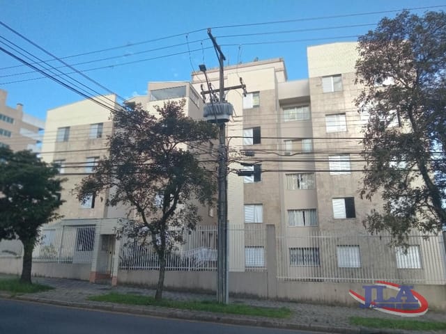 Apartamento 2 quartos e 1 banheiro, para alugar, no bairro Ahú em Curitiba