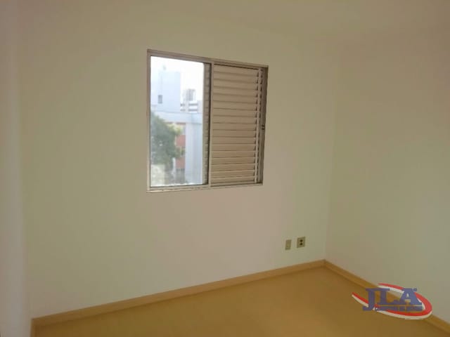 Apartamento 2 quartos e 1 banheiro, para alugar, no bairro Ahú em Curitiba