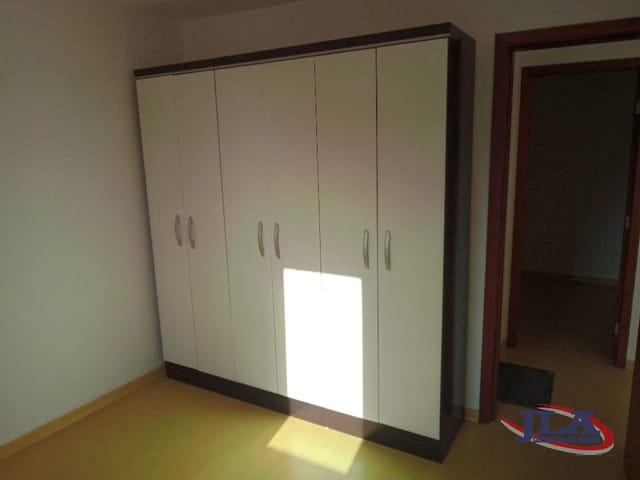 Apartamento 2 quartos e 1 banheiro, para alugar, no bairro Ahú em Curitiba