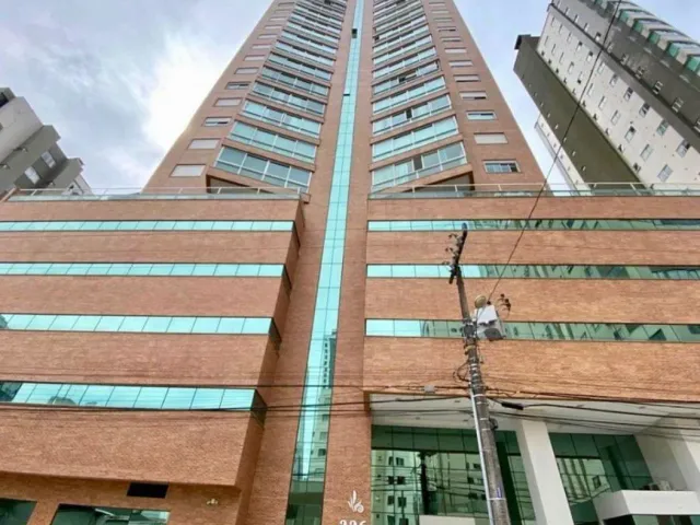 Apartamento com 137m² 3 quartos e 4 banheiros, à venda, no bairro Centro em Balneário Camboriú