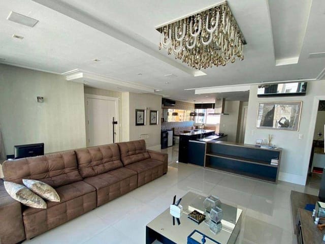Apartamento com 137m² 3 quartos e 4 banheiros, à venda, no bairro Centro em Balneário Camboriú