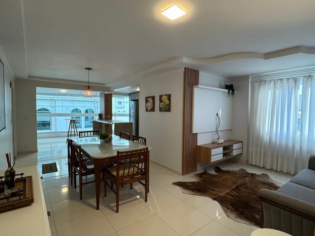 Apartamento com 123m² 3 quartos e 4 banheiros, à venda, no bairro Meia Praia em Itapema
