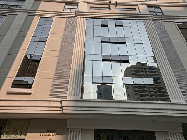 Apartamento com 110m² 3 quartos e 3 banheiros, à venda, no bairro Meia Praia em Itapema