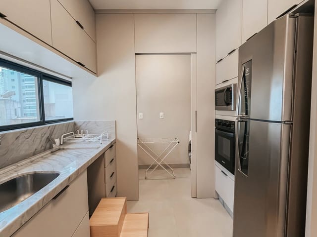 Apartamento com 110m² 3 quartos e 3 banheiros, à venda, no bairro Meia Praia em Itapema