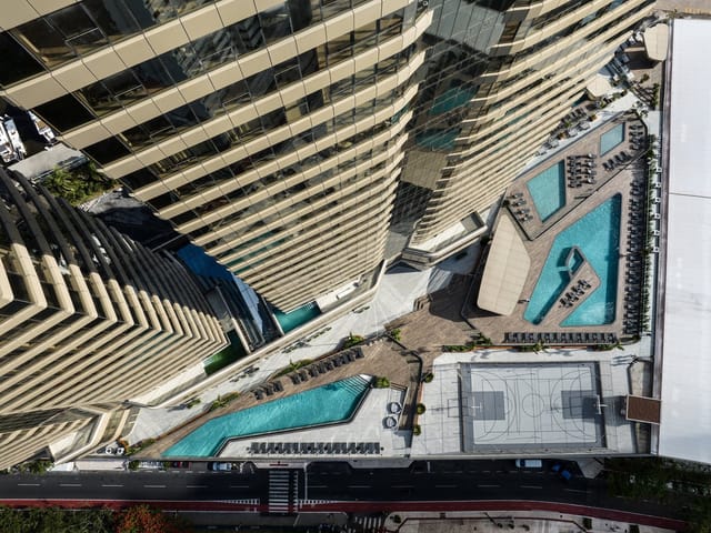 Apartamento com 355m² 4 quartos e 5 banheiros, à venda, no bairro Centro em Balneário Camboriú