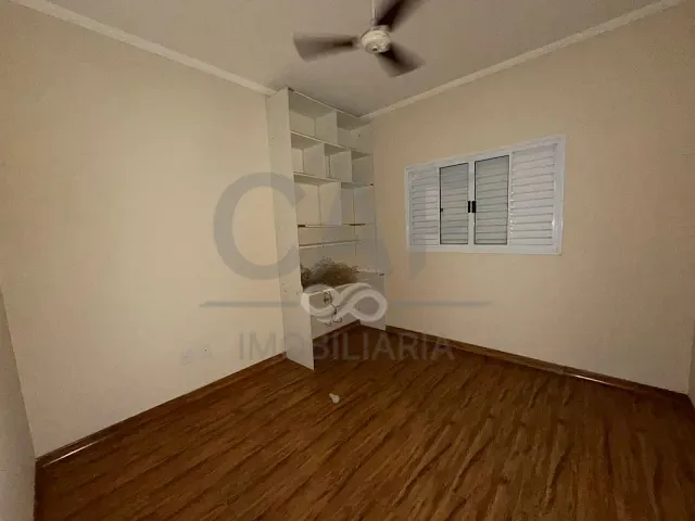 Apartamento 2 quartos e 1 banheiro, para alugar, no bairro Loteamento São Pedro em Jaguariúna