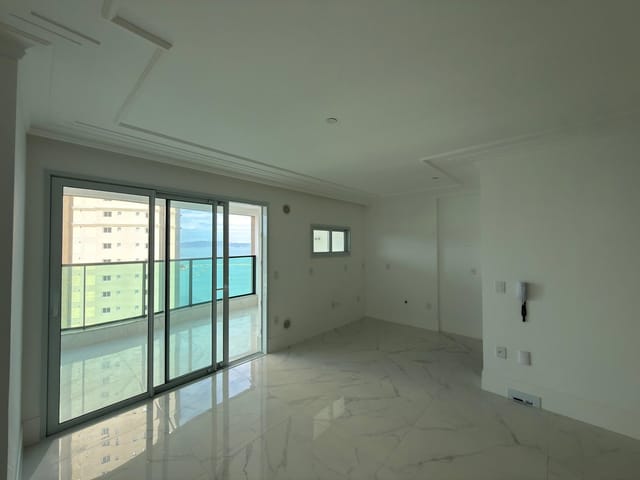 Apartamento com 161m² 4 quartos e 5 banheiros, à venda, no bairro Centro em Itapema
