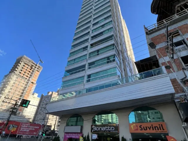 Apartamento com 217m² 4 quartos e 5 banheiros, à venda, no bairro Meia Praia em Itapema