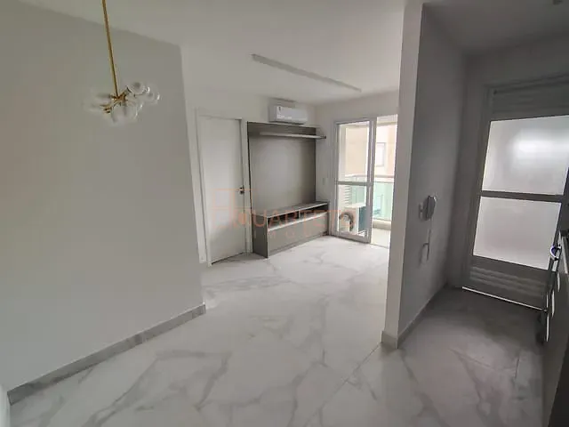 Apartamento 1 quarto e 1 banheiro, para alugar, no bairro Barra Funda em São Paulo