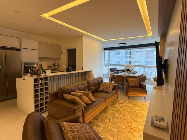 Apartamento com 223m² 3 quartos e 4 banheiros, à venda, no bairro Meia Praia em Itapema