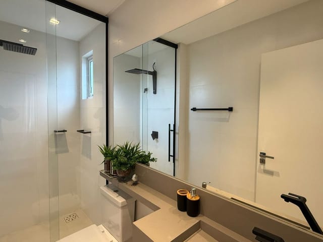 Apartamento com 223m² 3 quartos e 4 banheiros, à venda, no bairro Meia Praia em Itapema