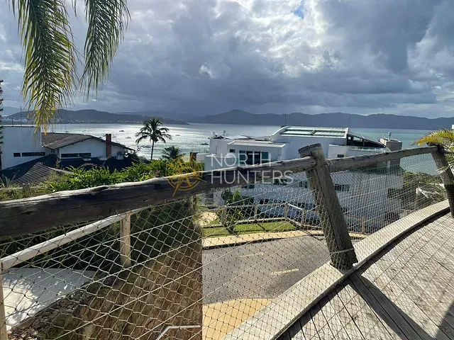 Apartamento com 204m² 1 quarto e 2 banheiros, à venda ou para alugar, no bairro Jurerê em Florianópolis