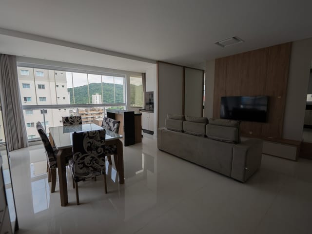 Apartamento com 191m² 3 quartos e 4 banheiros, à venda, no bairro Centro em Itapema