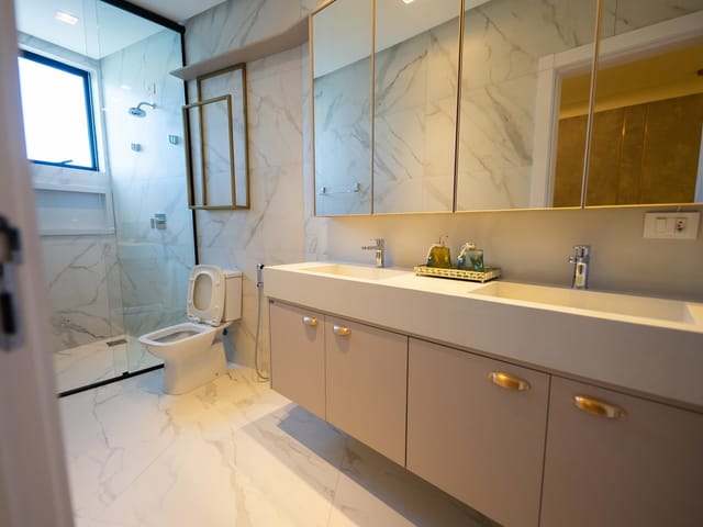 Apartamento com 365m² 4 quartos e 5 banheiros, à venda, no bairro Centro em Itapema