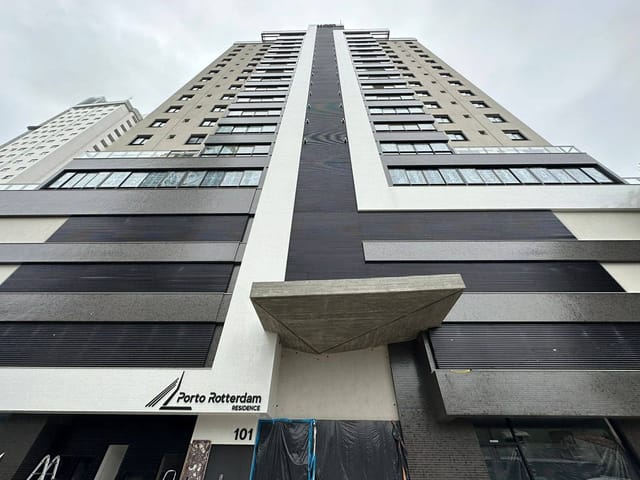 Apartamento com 136m² 4 quartos e 5 banheiros, à venda, no bairro Centro em Balneário Camboriú