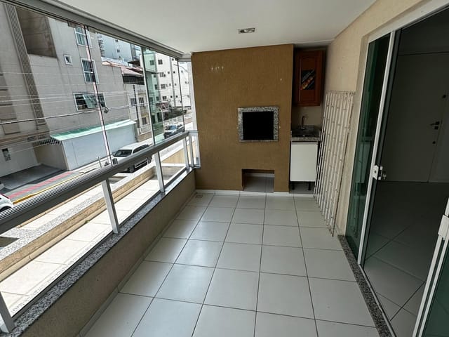 Apartamento com 76m² 2 quartos e 2 banheiros, à venda, no bairro Meia Praia em Itapema
