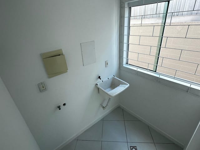 Apartamento com 76m² 2 quartos e 2 banheiros, à venda, no bairro Meia Praia em Itapema