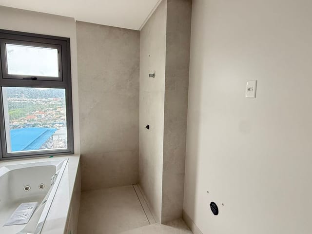 Apartamento com 327m² 4 quartos e 5 banheiros, à venda, no bairro Centro em Balneário Camboriú