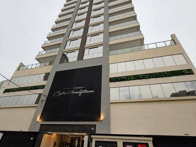 Apartamento com 130m² 4 quartos e 5 banheiros, à venda, no bairro Centro em Itapema
