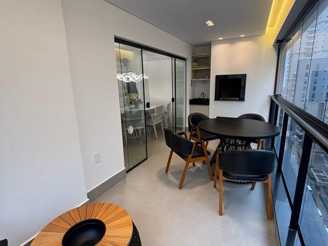 Apartamento com 162m² 3 quartos e 4 banheiros, à venda, no bairro Meia Praia em Itapema