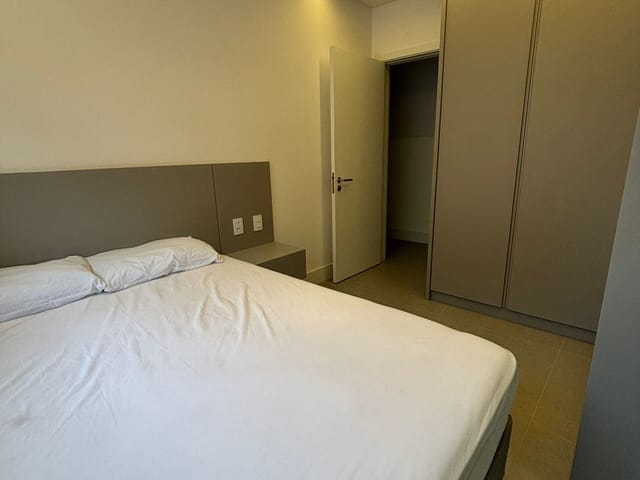 Apartamento com 162m² 3 quartos e 4 banheiros, à venda, no bairro Meia Praia em Itapema