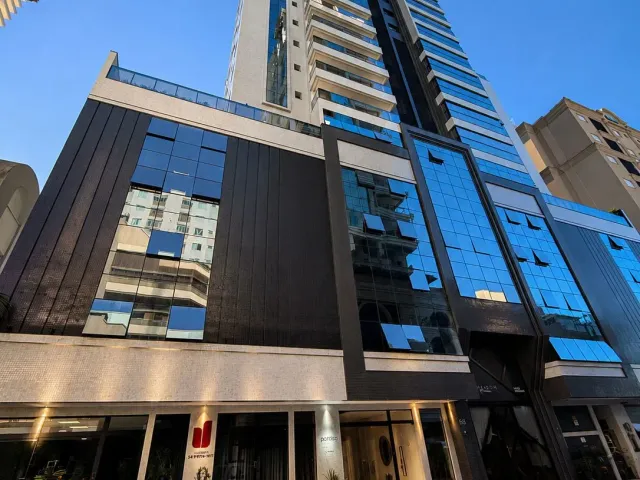Apartamento com 127m² 3 quartos e 4 banheiros, à venda, no bairro Meia Praia em Itapema