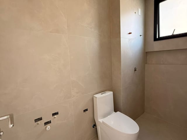 Apartamento com 127m² 3 quartos e 4 banheiros, à venda, no bairro Meia Praia em Itapema
