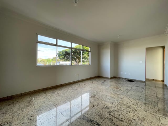 Foto do Apartamento - Apartamento para locação com 3 quartos (1 suíte), armários planejados e uma vaga coberta, Planalto, Belo Horizonte, MG | Deltalar Imóveis