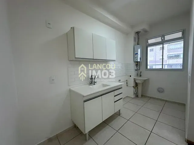 Apartamento com 60m² 3 quartos e 2 banheiros, para alugar, no bairro Jardim Carlos Gomes em Jundiaí