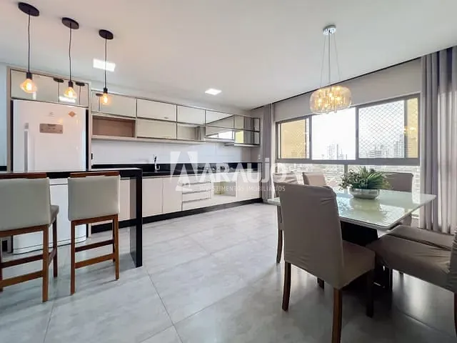 Apartamento 2 quartos e 2 banheiros, à venda, no bairro São Judas em Itajaí