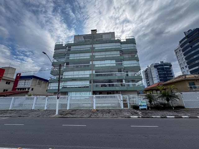 Apartamento 2 quartos e 2 banheiros, à venda, no bairro Centro em Bertioga